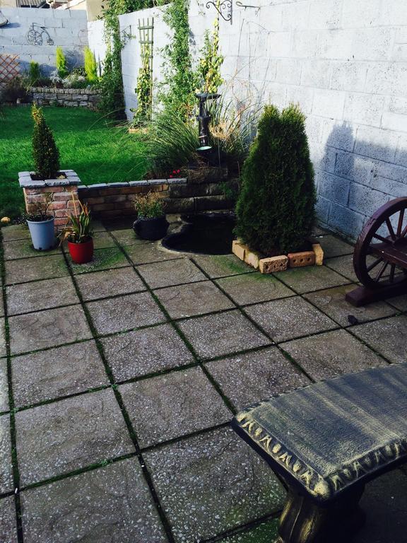 Maureen'S Bed And Breakfast Tralee Bagian luar foto