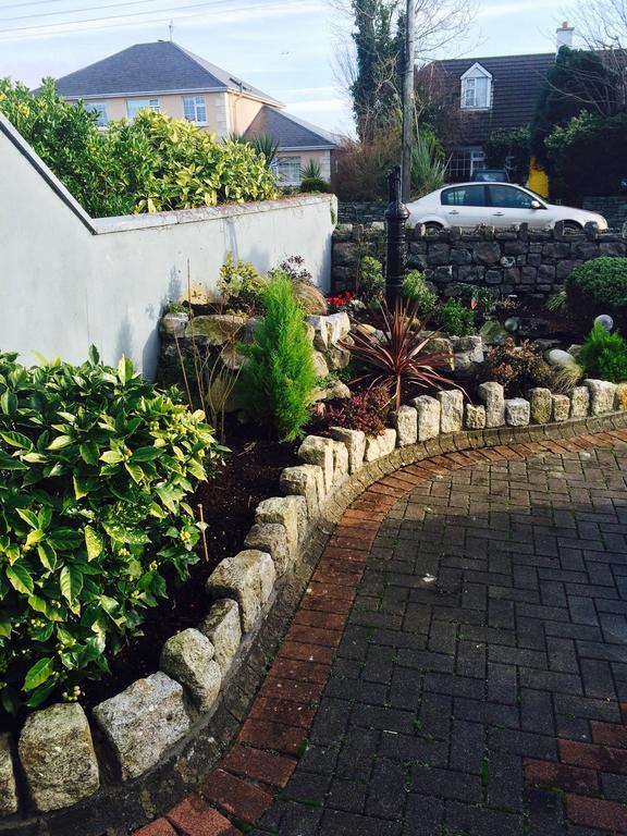 Maureen'S Bed And Breakfast Tralee Bagian luar foto