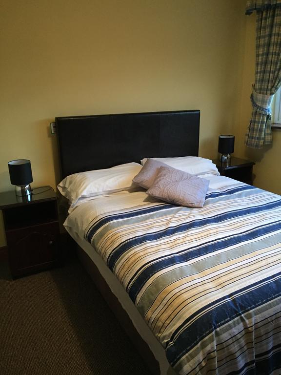 Maureen'S Bed And Breakfast Tralee Bagian luar foto