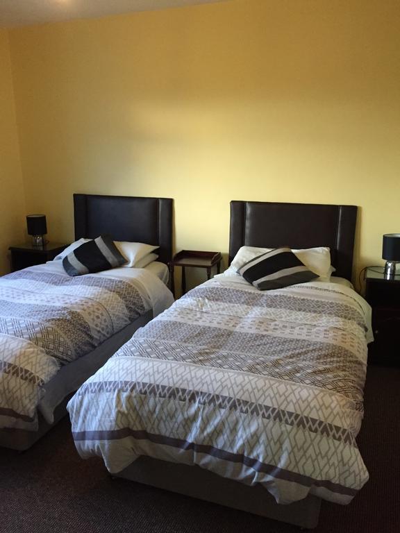 Maureen'S Bed And Breakfast Tralee Bagian luar foto